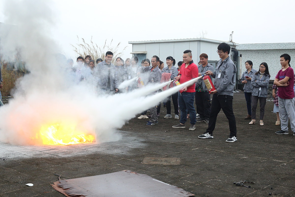 2019.10廣州邁派電子有限公司舉行“重視安全生產(chǎn)，防患于未然”的消防演練活動(dòng)